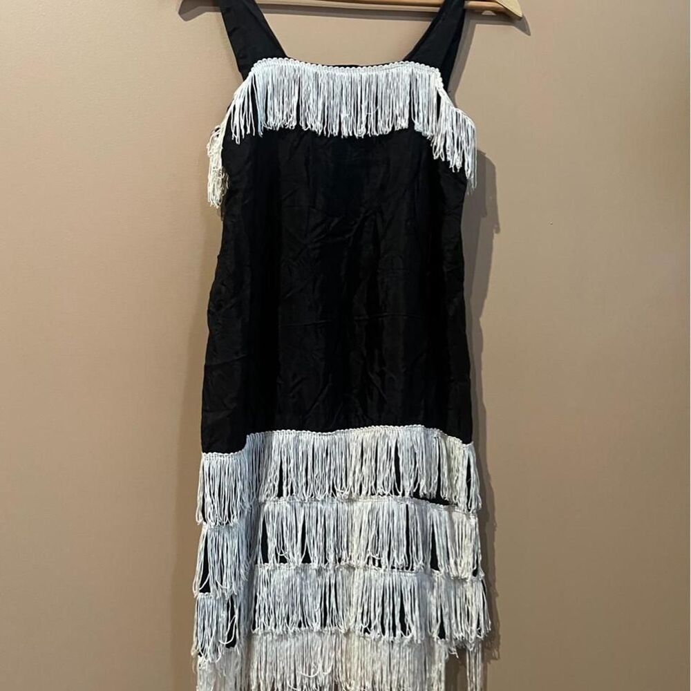 Rare vintage 60’s Black & white fringe/ flapper-esque tiered mini/midi dress.